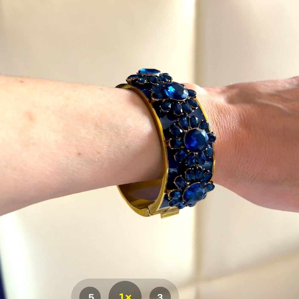 Rich Looking Dark Blue Gemstone Bracelet Design